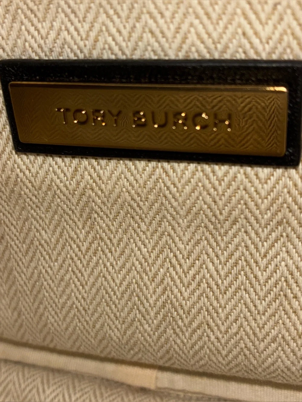 AUTHENTIC Tory Burch Kira Black Quilted Leather Crossbody – $225